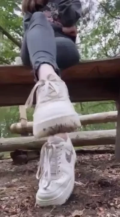 8 minutes with english subtitles aw look who needs a break was it soo 