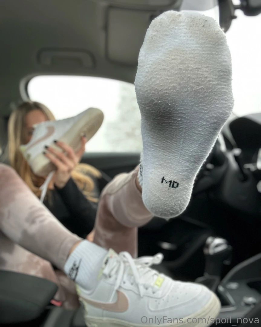 Sniff them sock slut https onlyfans com indubiopronova 