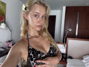 Vacation mode is over and im back to collage sooo fingers crossed