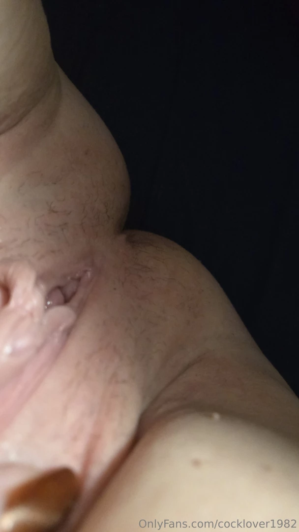 Am so wet i need a good fucking 