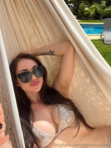 Mul on t n syntt rit tuu antaa mulle lahjaks video ku laukeet vika p