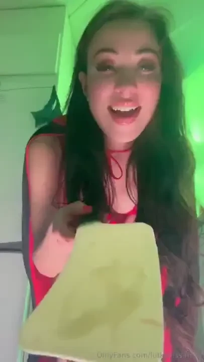 Joi cei femdom oon sun spermanhimoinen vampyyri-siskopuoli oon 