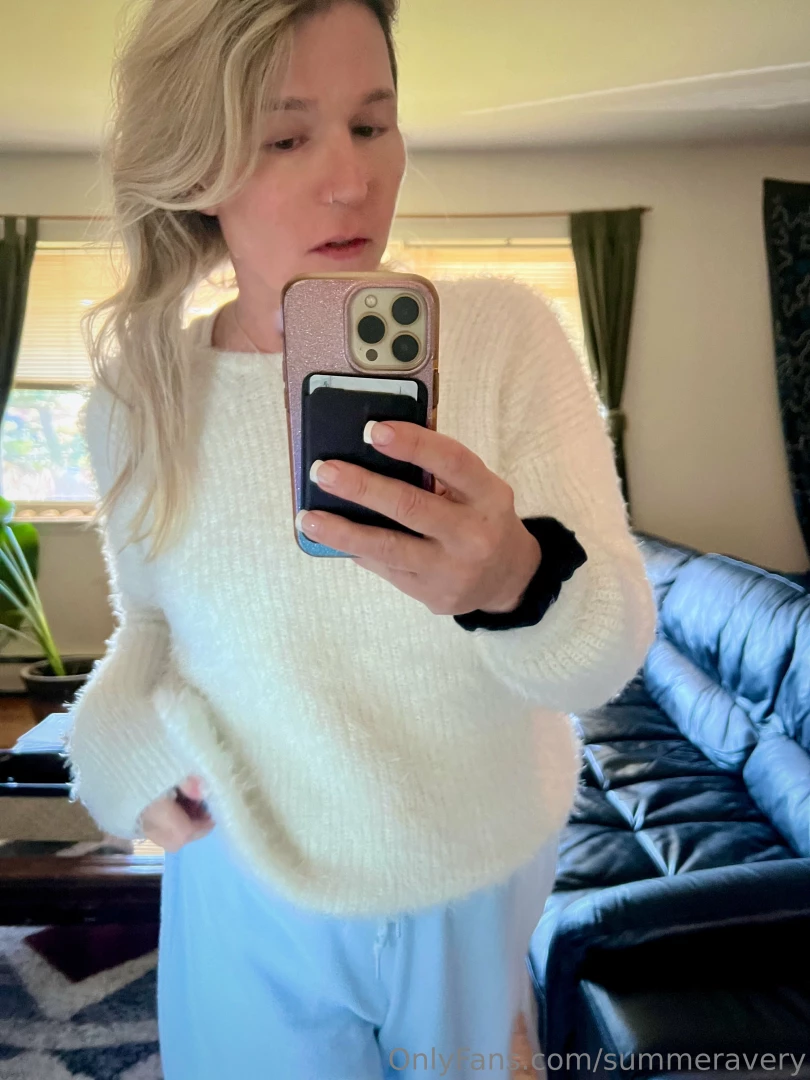 Thanksgiving morning parade snuggles want to make out and fuck 