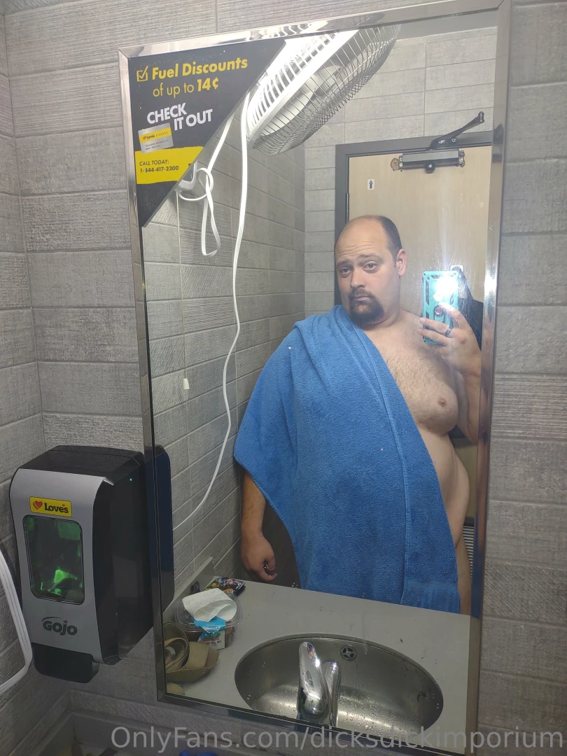 Toga pose i feel much better and cleaned up my scruffy face finally 