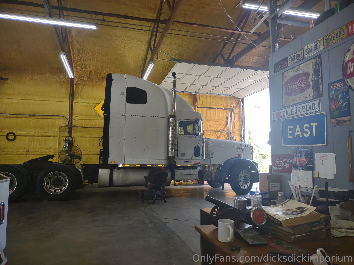 This is my old rig i m trying to bring back to life bout to take her 