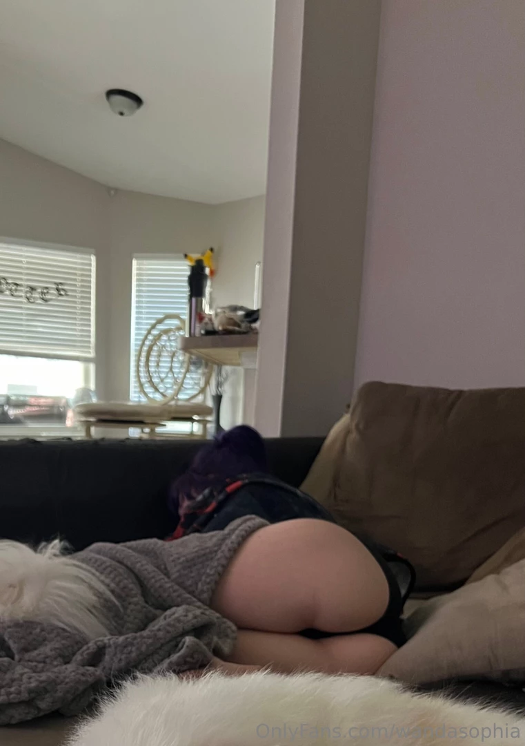 Stick it in if u wanna wake me up 