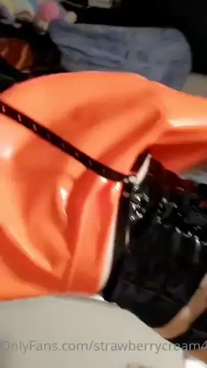 Who loves this fat ass in a harness was shooting customs last night so 