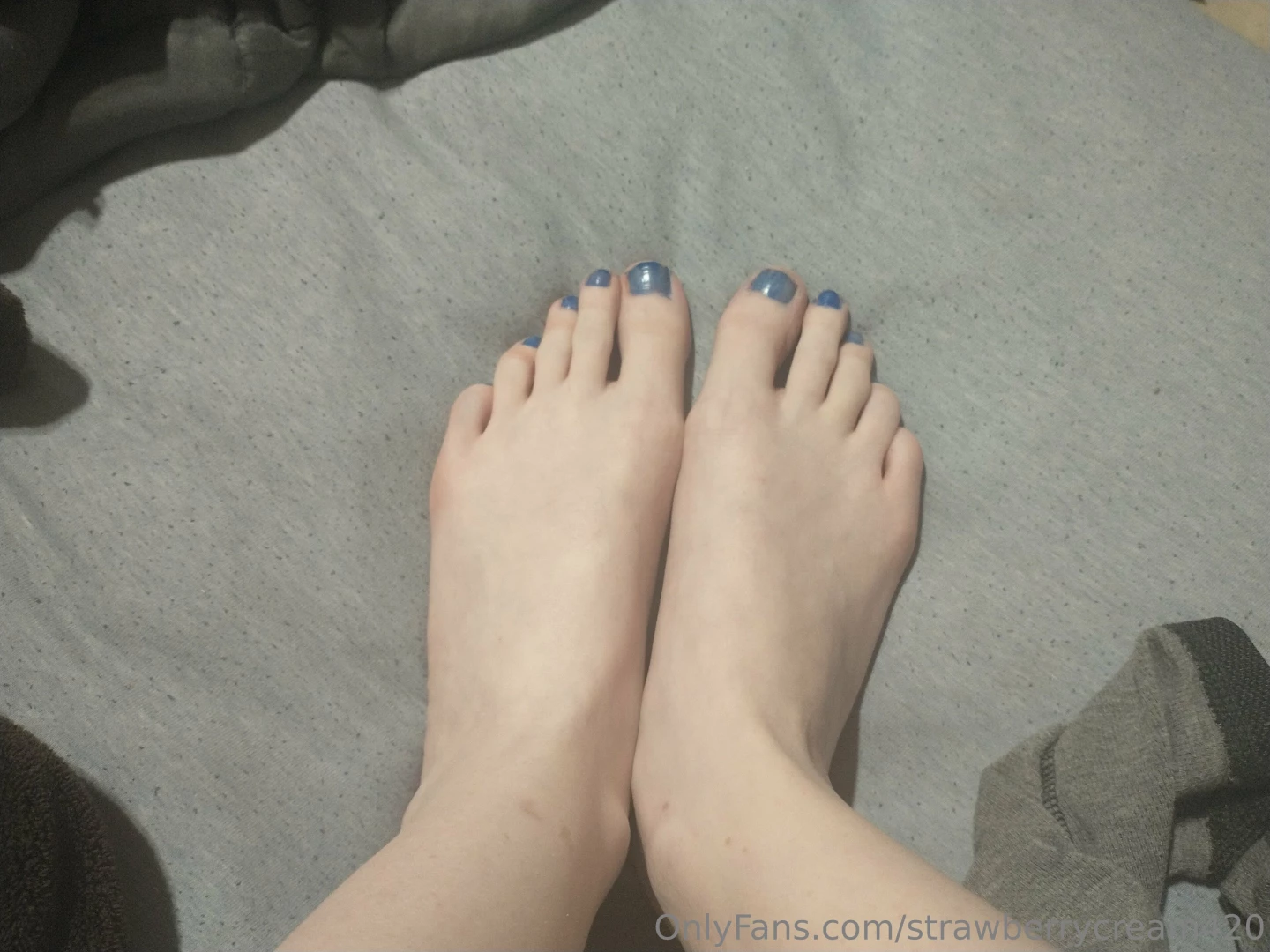 Swipe right for more cute feet pix where my foot lovers at new nail part 1 