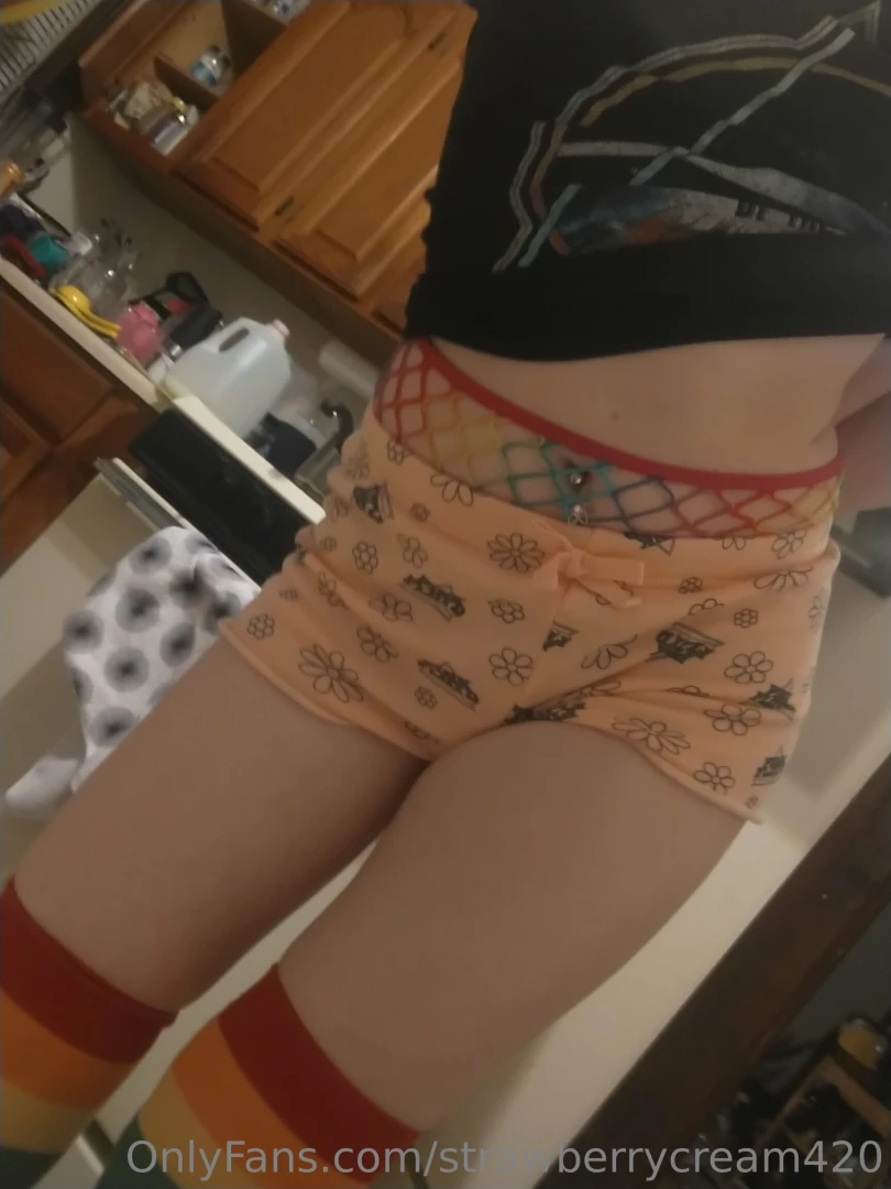 Tryna show off my rainbow outfit fuckin love pink floyd thigh highs part 4 
