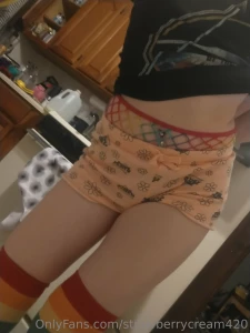 Tryna show off my rainbow outfit fuckin love pink floyd thigh highs part 4