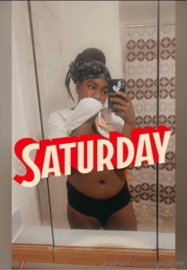 Desswalke follow her