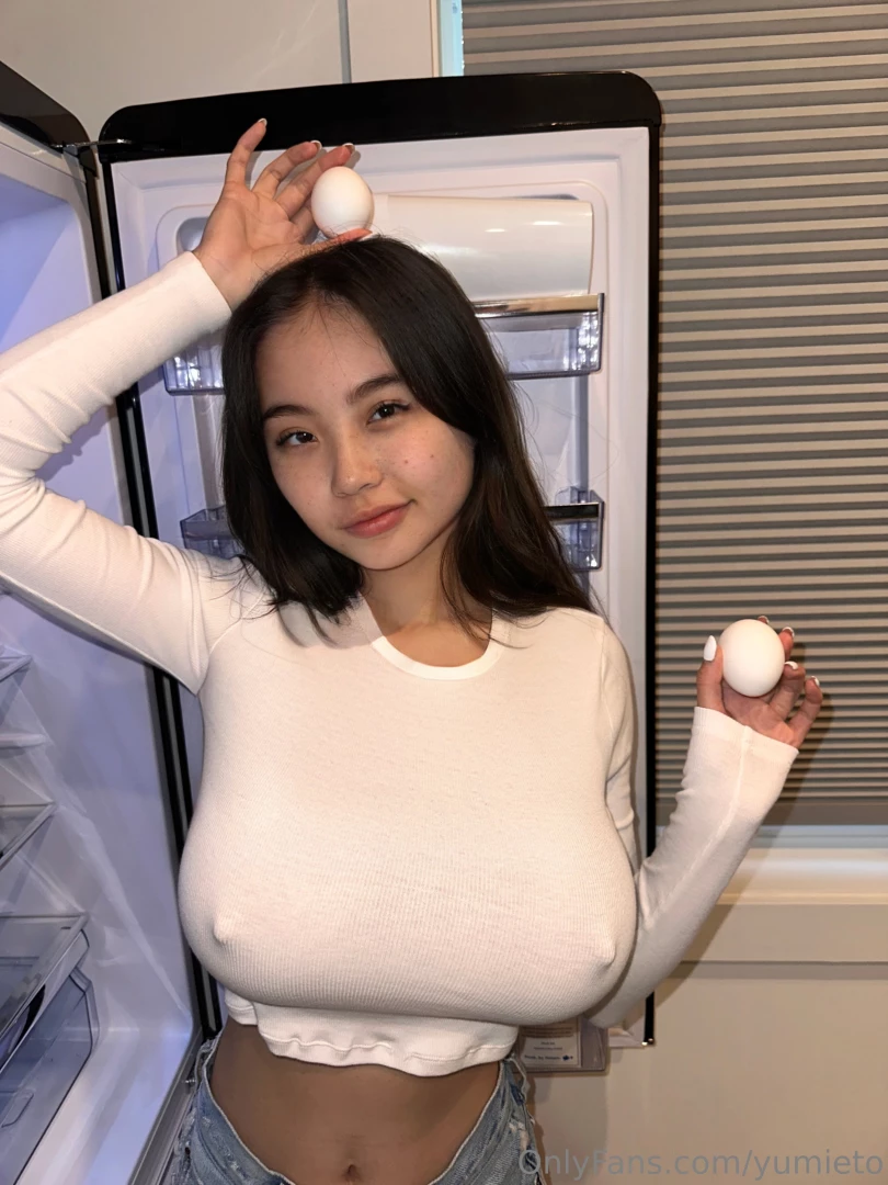 Hey babe im cooking breakfast want some eggs and milk laughing 