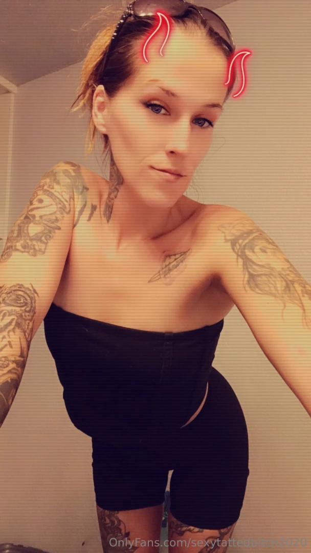 Sexytattedbitch2020 
