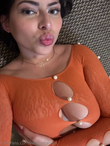 Stuck in the house today hit my dms if you wanna chat