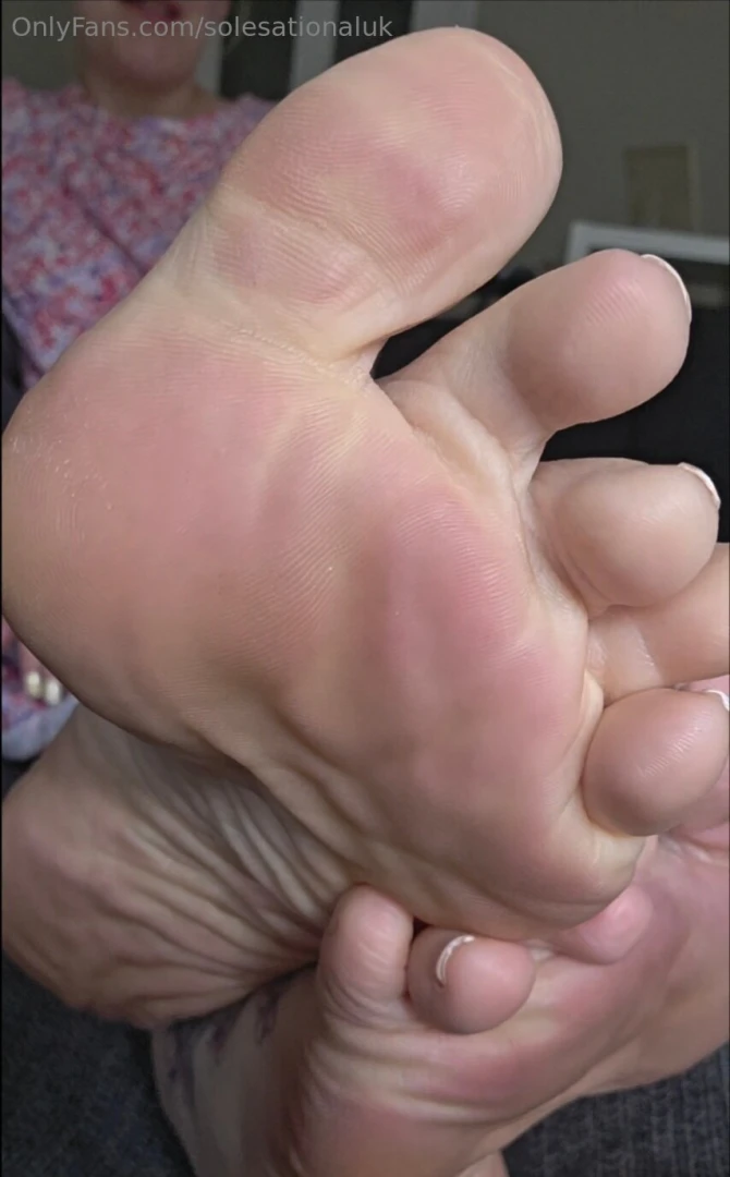 Girlfriend pov this tv show is trash babe let s turn it off let my 