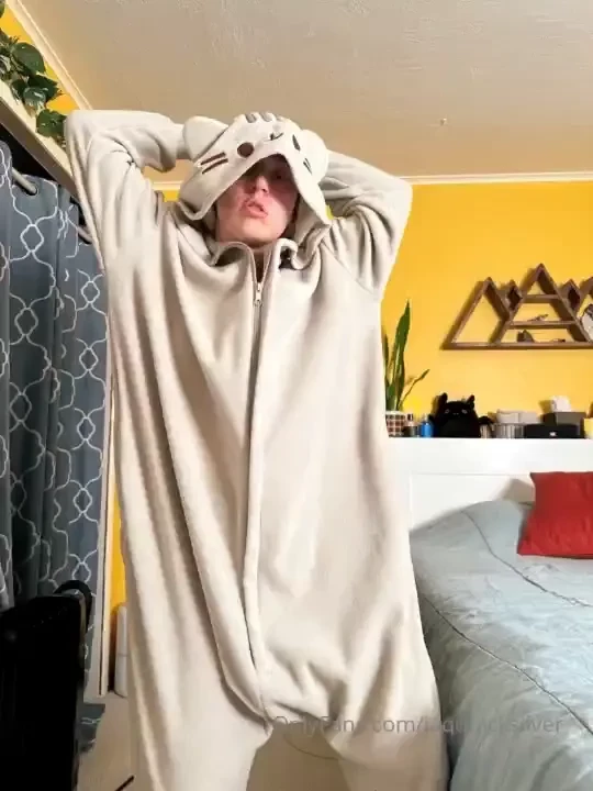 I did a sexy winter photoshoot i think the outfit really helped 