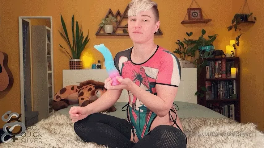 Bein a weirdo when unboxing toys part 1 