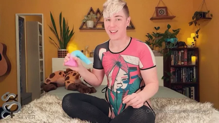 Bein a weirdo when unboxing toys 