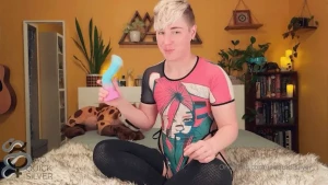 jaqquicksilver - Bein a weirdo when unboxing toys 