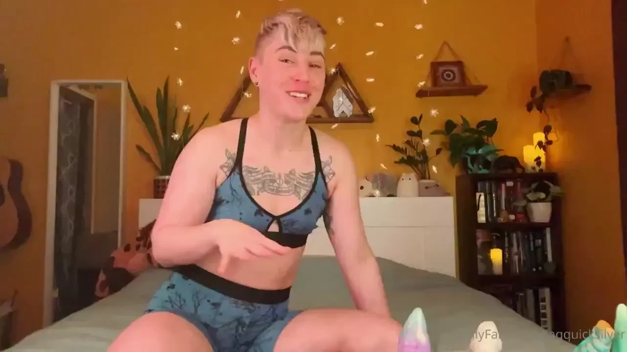- today i m unboxing a toy from one of my favorite shops bat bites art 