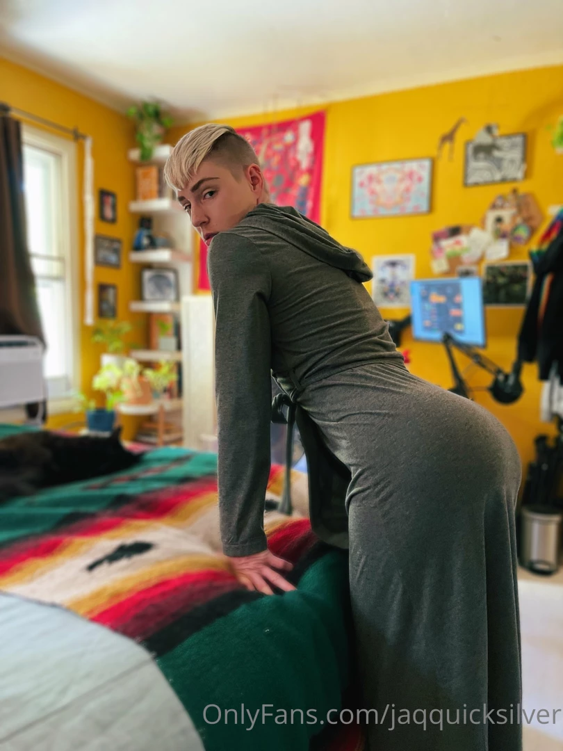 jaqquicksilver - And so flattering on the booty 