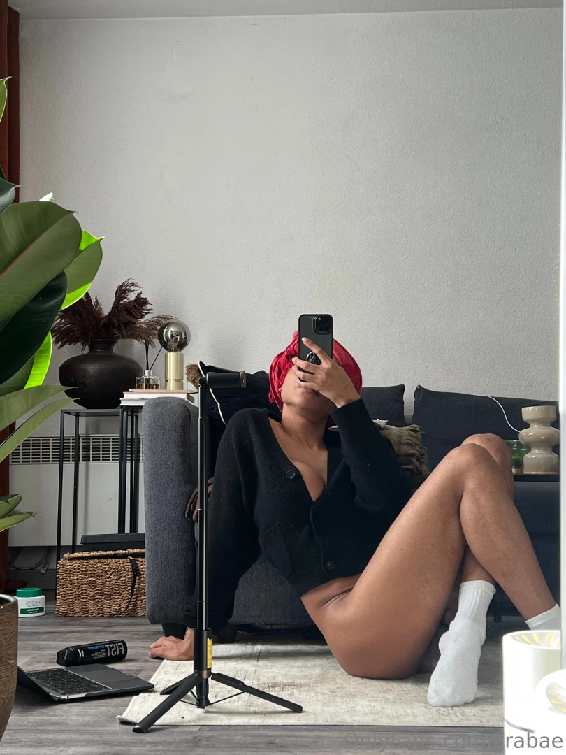 Game what s happening in this photo takes into account every element 