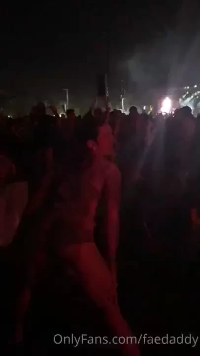 Uncovered this coachella video deep in my archives and oh my god y all 