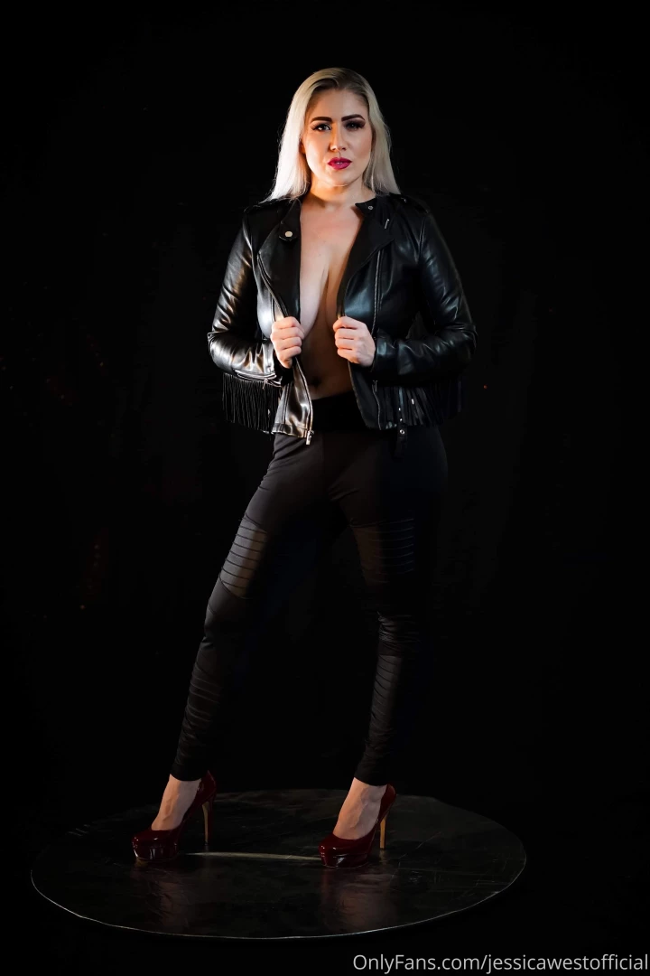 Heading to san diego on the 24th for 8 days to shoot bikinis on the 