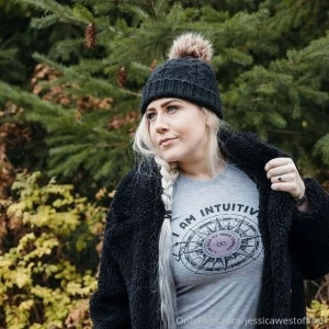 Got a few more photos back from my commercial shoot with wanderwear part 1