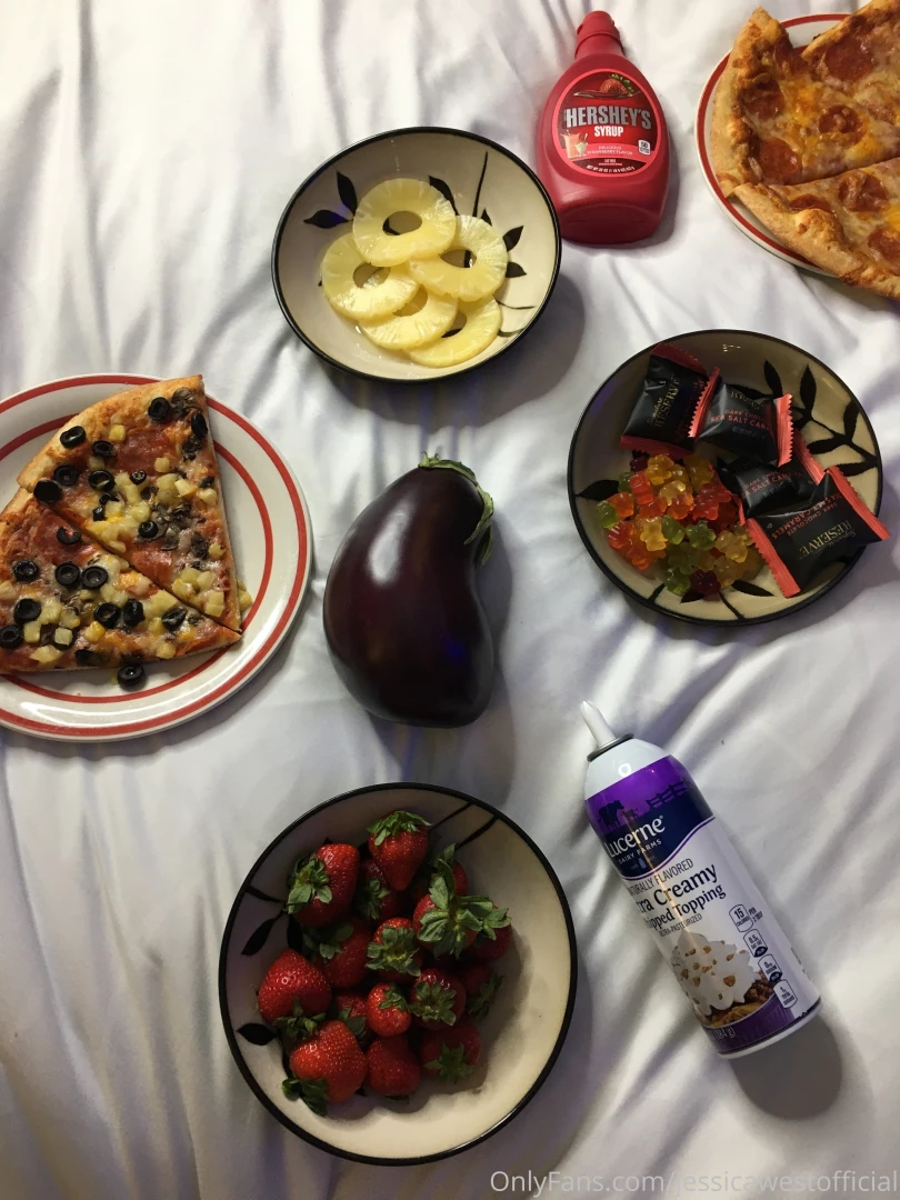 Shooting with all this food which photos do you want to see first part 3 