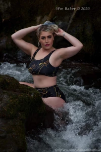 I m the queen of cold ass water