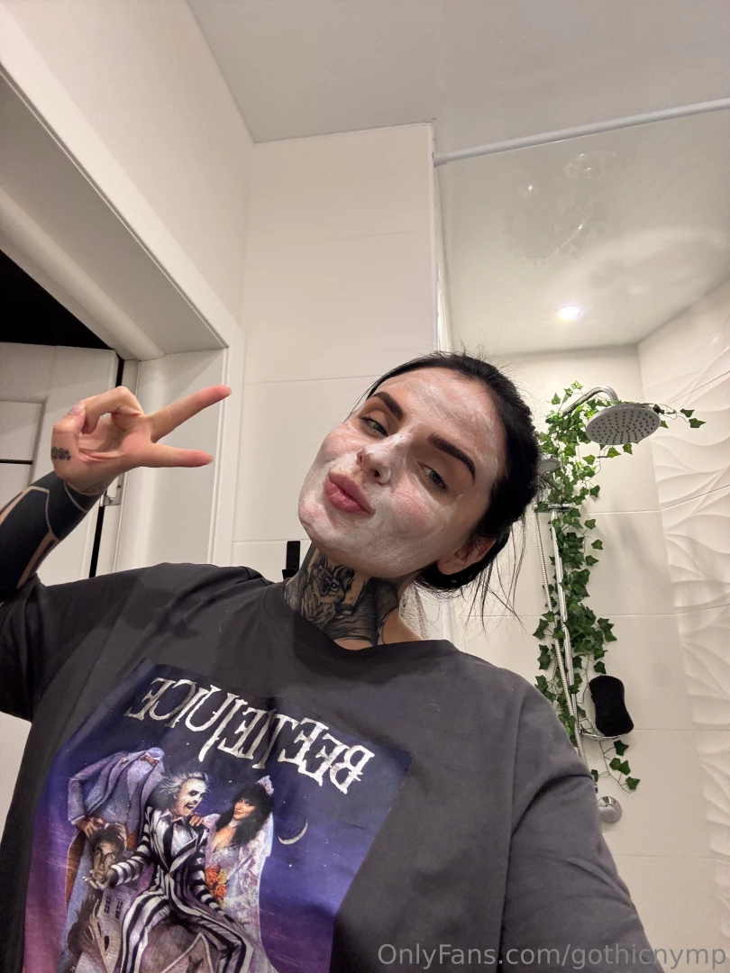 I absolutely love the vibe when i m at home in an oversized rock-style 