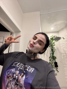 I absolutely love the vibe when i m at home in an oversized rock-style