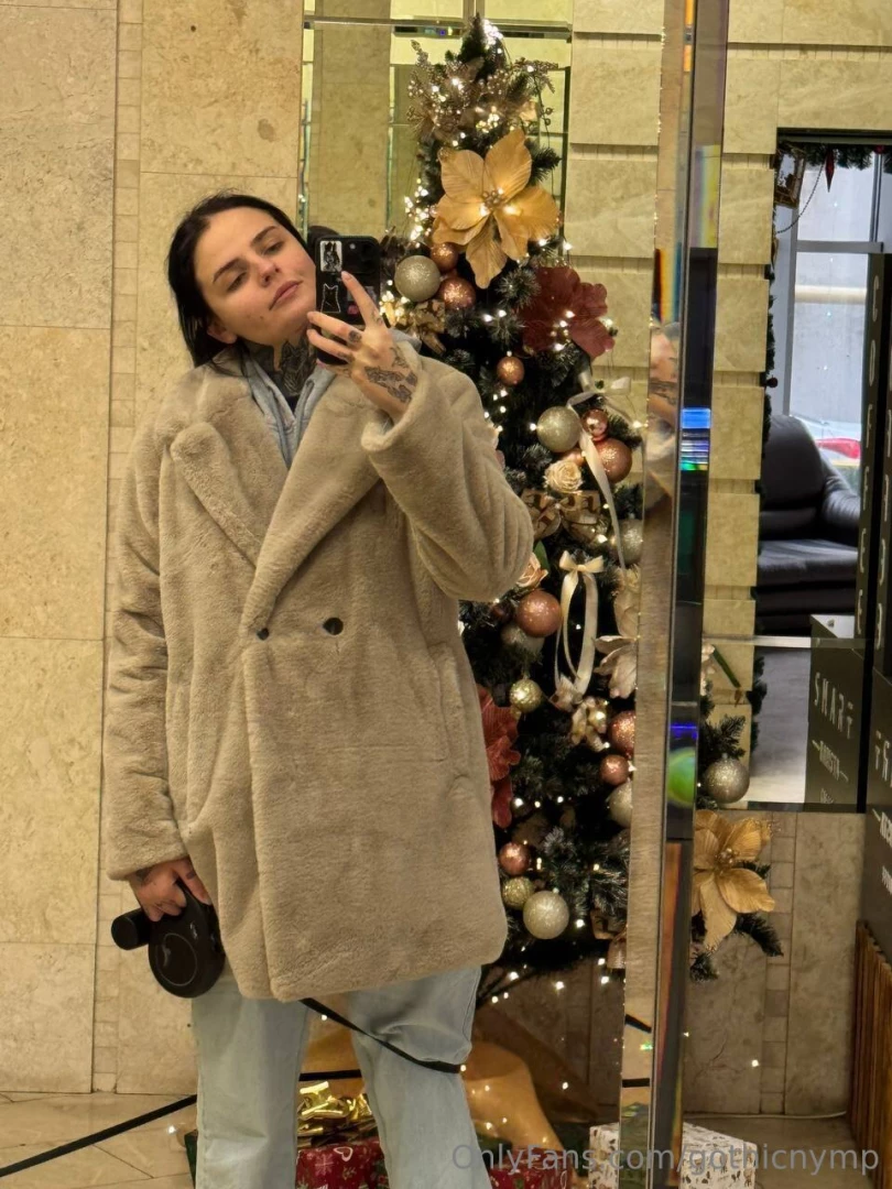 An evening walk is my secret to a good night s sleep it helps me clear 