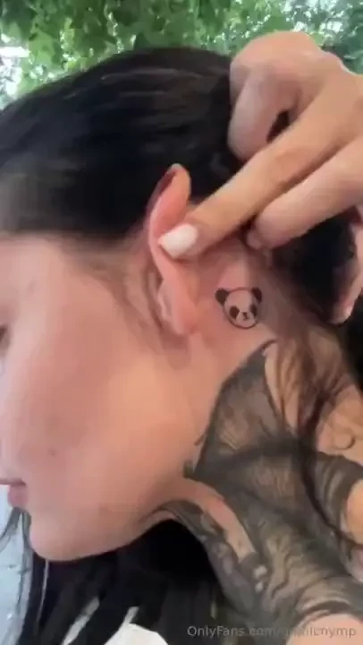 I just got a new tattoo and i m in love with it it s a cute little 