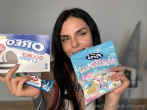 I absolutely love sweets and oreo cookies are my favorite there s part 1