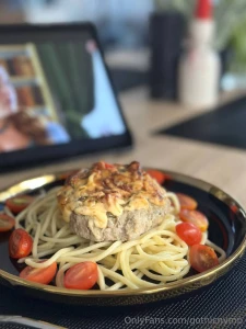 Lately i ve been having some trouble with my eating habits i just