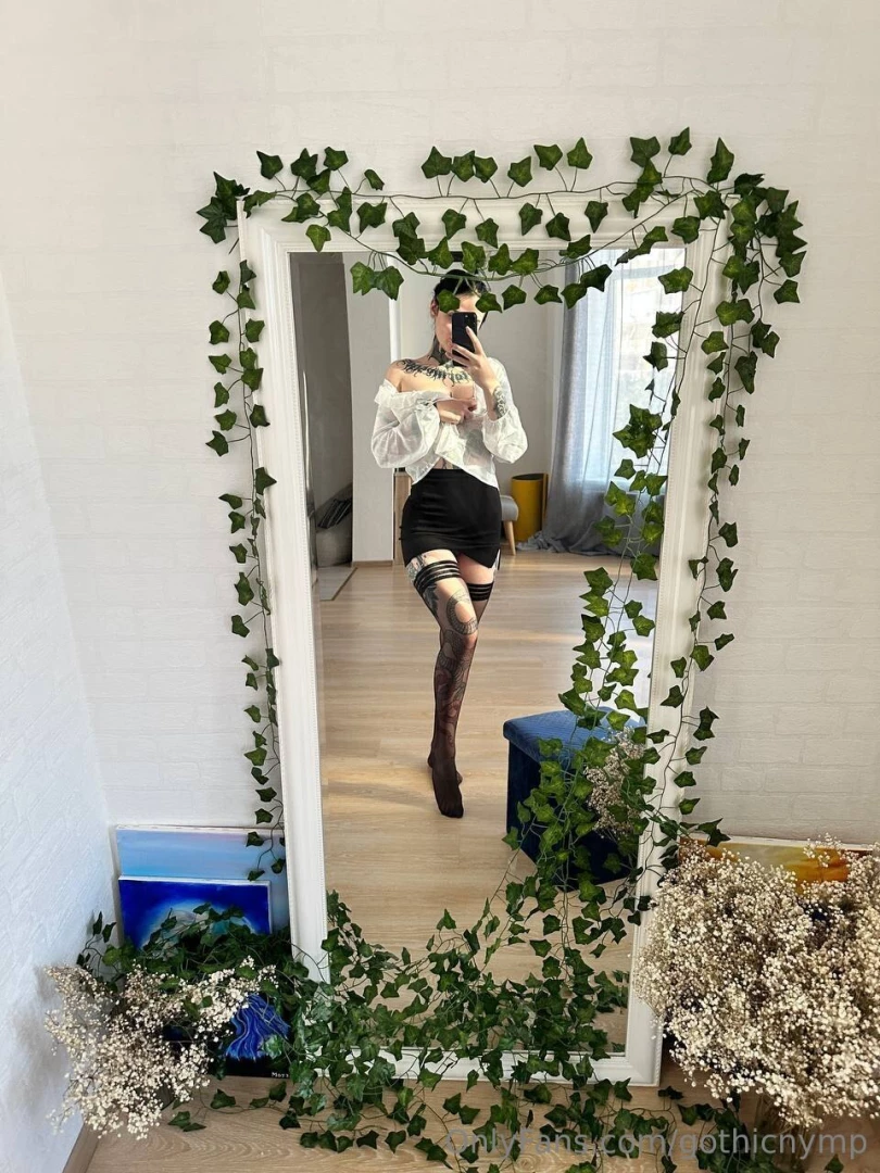 I always keep an eye on fashion this season it s trendy to wear 