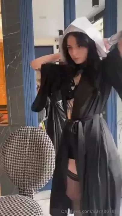Photo sessions are one more way for me to discover my feminine energy 