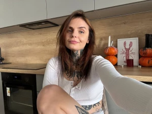 I m feeling a strong urge to shake things up and experiment with my