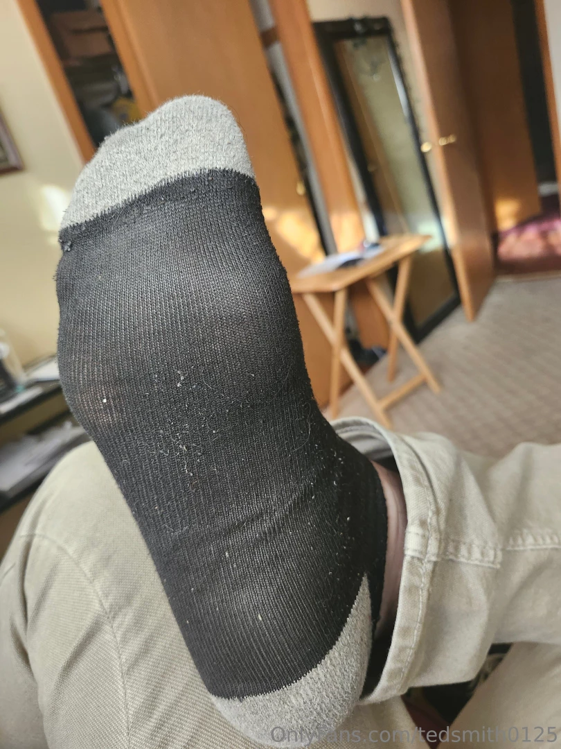 Here s some feet pics for all the new subs part 1 