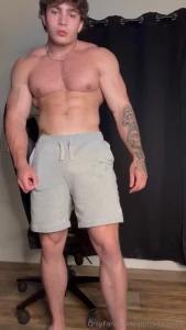 Ask me about handsfree cum video i just made part 1