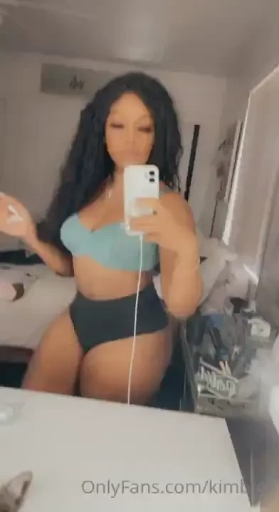 Just checking if i m still ur favorite girl 