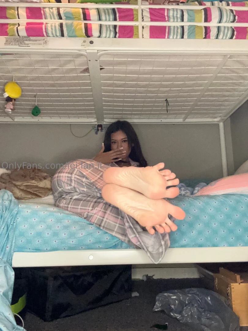 Wryd if you catch them hanging off the bed part 1 