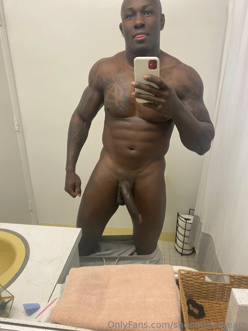 Just a selfie before my scene today who wants to stroke this dick 