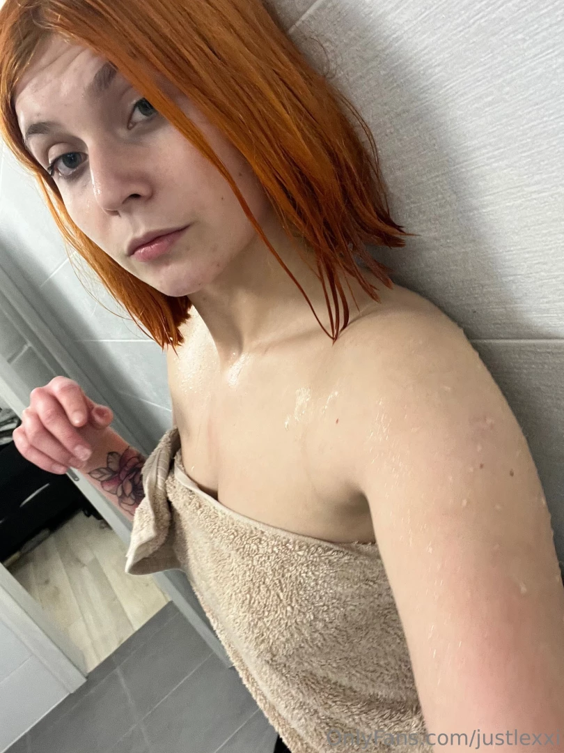 justlexxi - Do you want to see what s hiding under that towel 