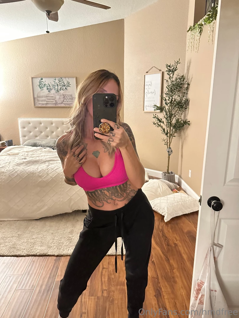 Morning ------- paid onlyfans https onlyfans com hotmomdomme c27 