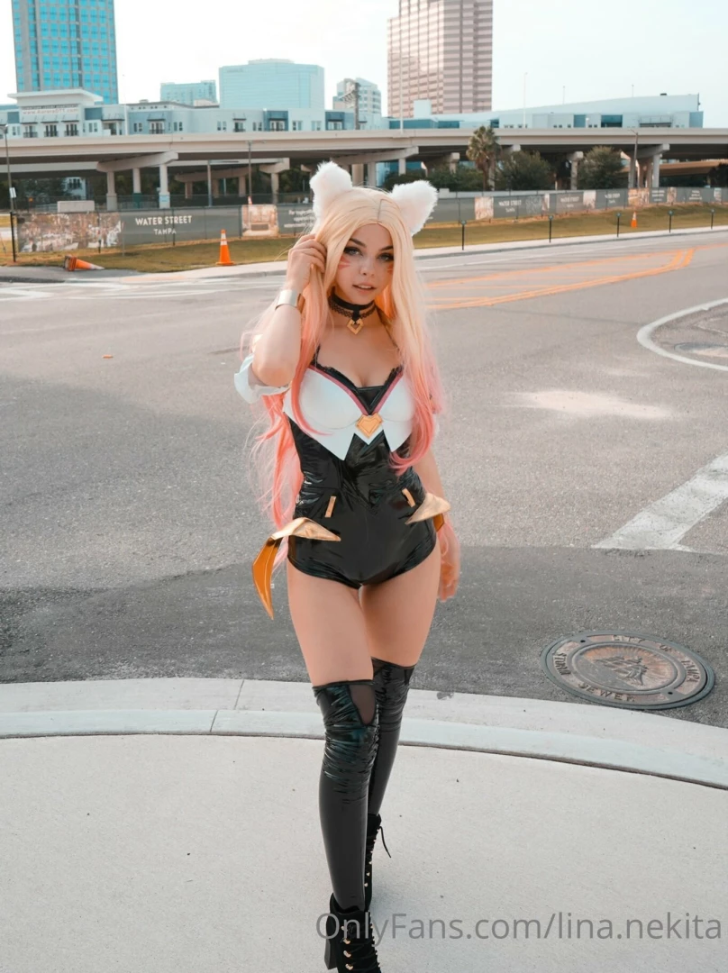 How desserts be lookin at me whenever i pass them by 