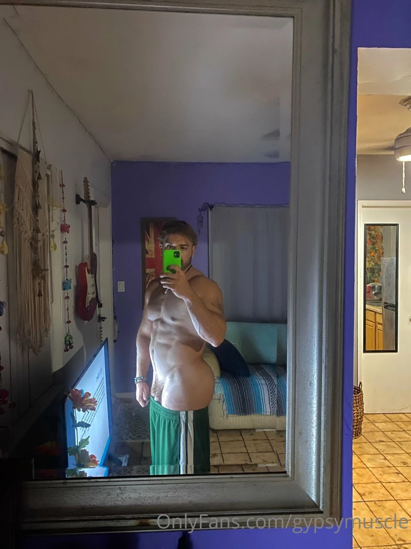 Post workout body inspection - sharp yet juicy 