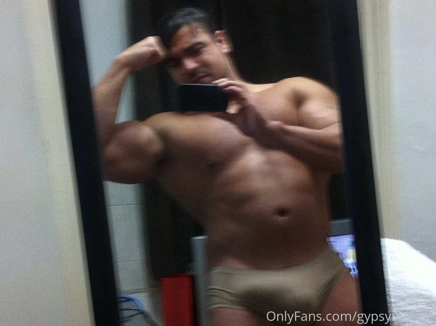 Throwback thursday to 2012 bulking season at around 240lbs thiccc 